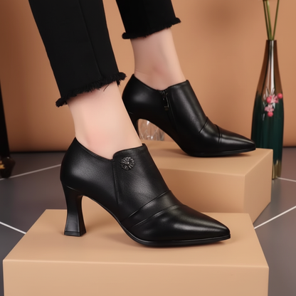 Ankle Boot Valentina Noir — vista lateral premium